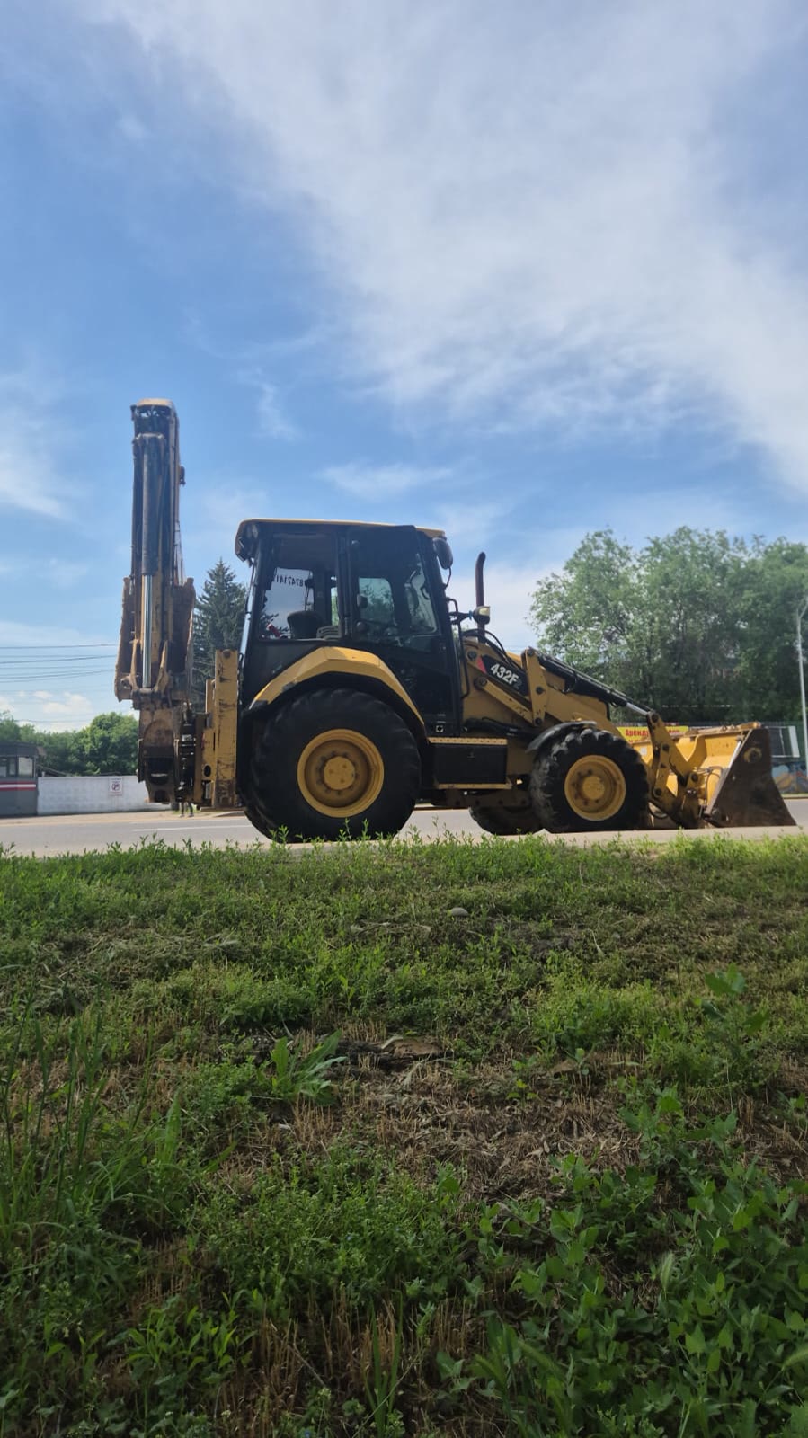 Экскаватор-погрузчик 3-в-1 — Caterpillar 432F