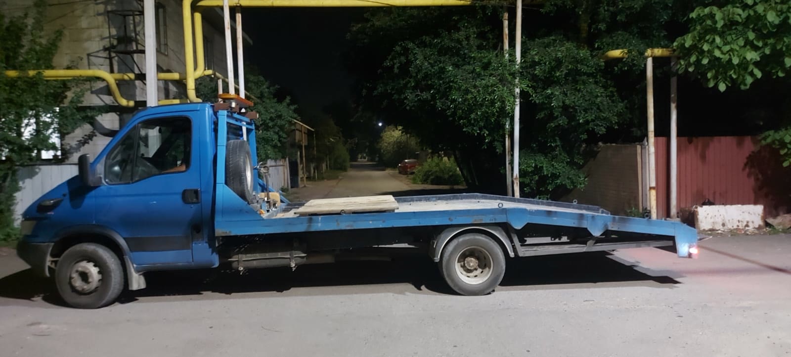Эвакуатор — Iveco Daily · платформа